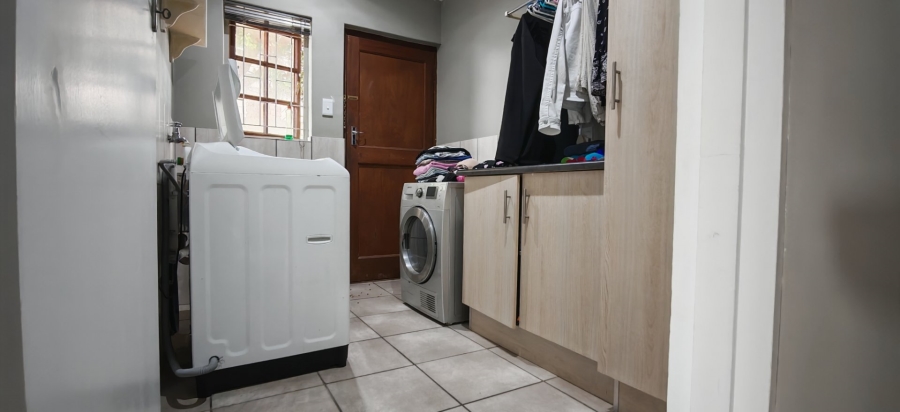 7 Bedroom Property for Sale in Dana Bay Western Cape